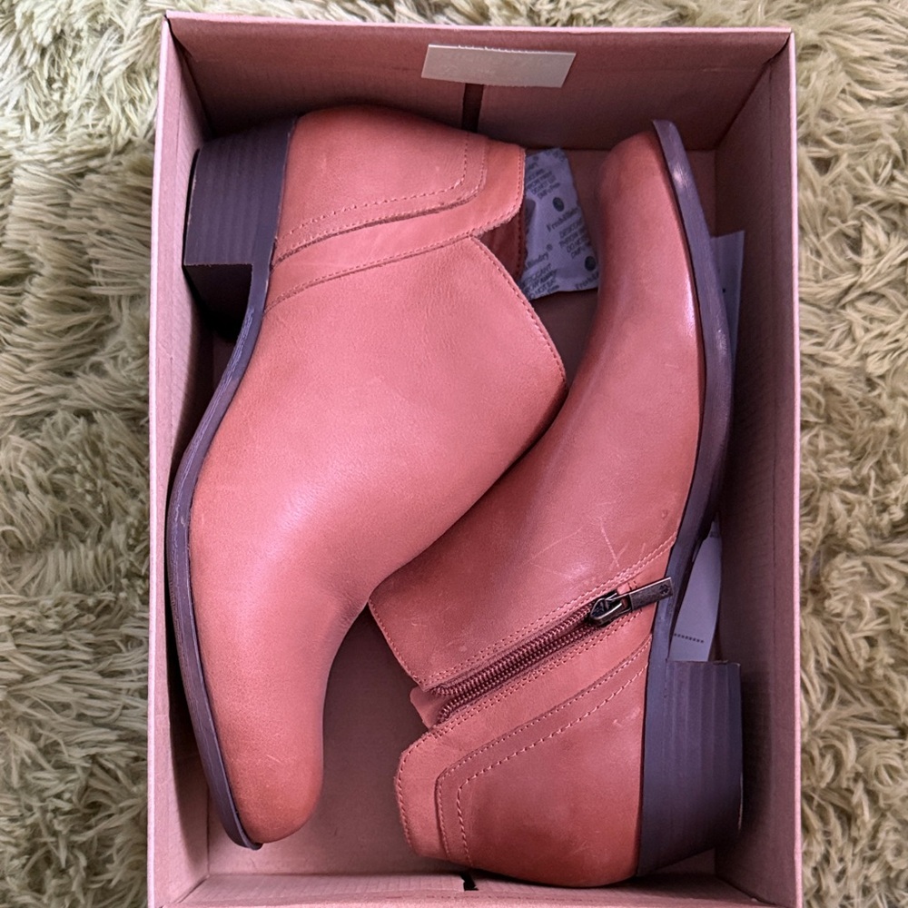 Lucky Brand Tan Ankle Booties